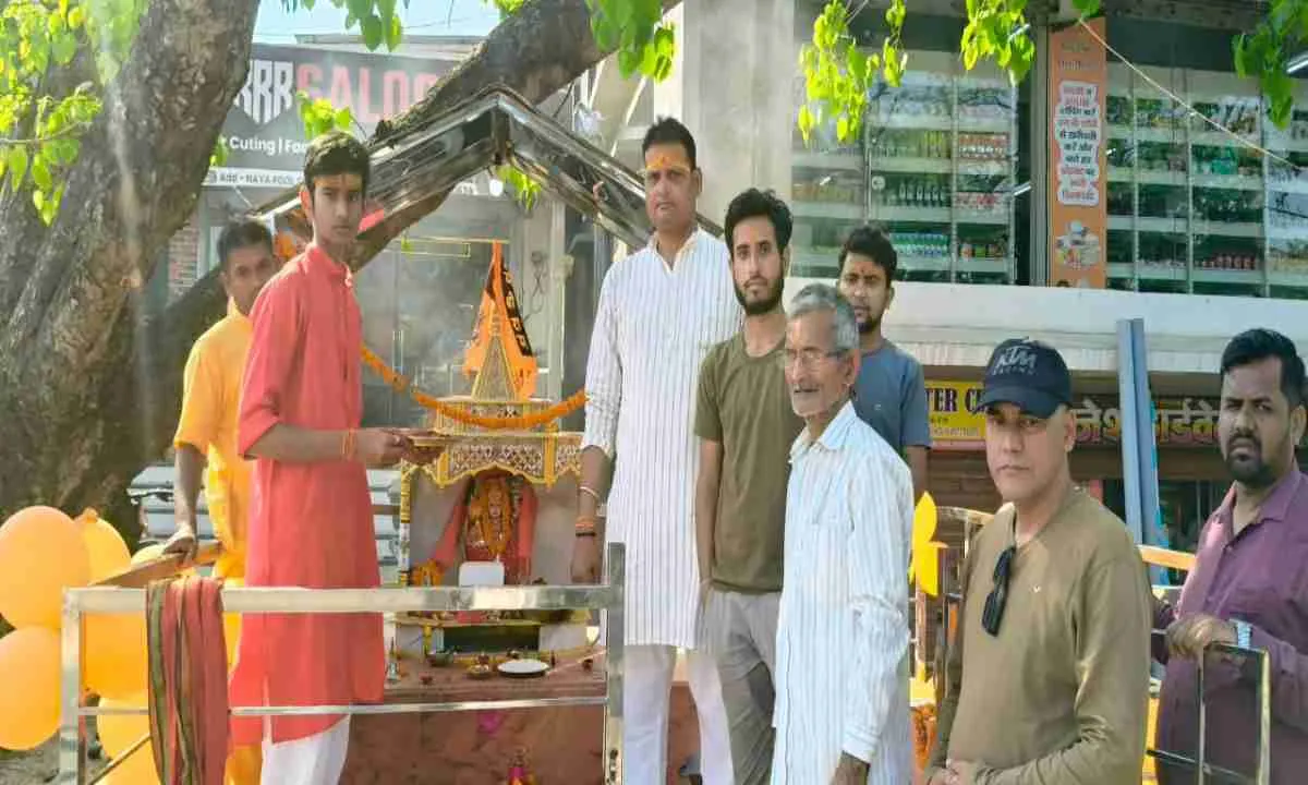 Giridih News: सिहोडीह में धूमधाम से मना हनुमान जयंती, हजारों श्रद्धालुओं ने लिया भंडारे का प्रसाद