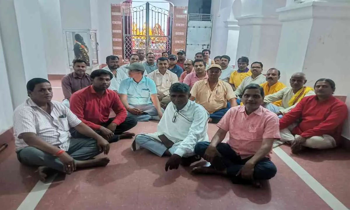 Giridih News: सरिया में 12 अप्रैल को भव्य हिंदू सम्मेलन, बैठक में बड़ा फैसला