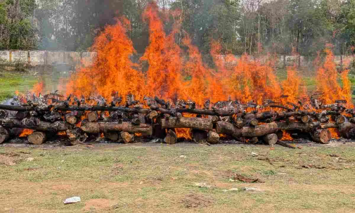 Ranchi News: मानवता की मिसाल, मुक्ति संस्था ने 24 अज्ञात शवों का किया अंतिम संस्कार