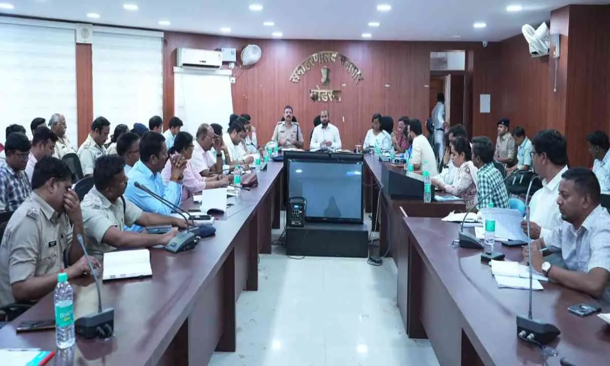 Koderma News: JPSC परीक्षा की तैयारी पूरी: 18 केंद्रों पर 7284 परीक्षार्थी देंगे परीक्षा, DC ने दिए सख्त निर्देश