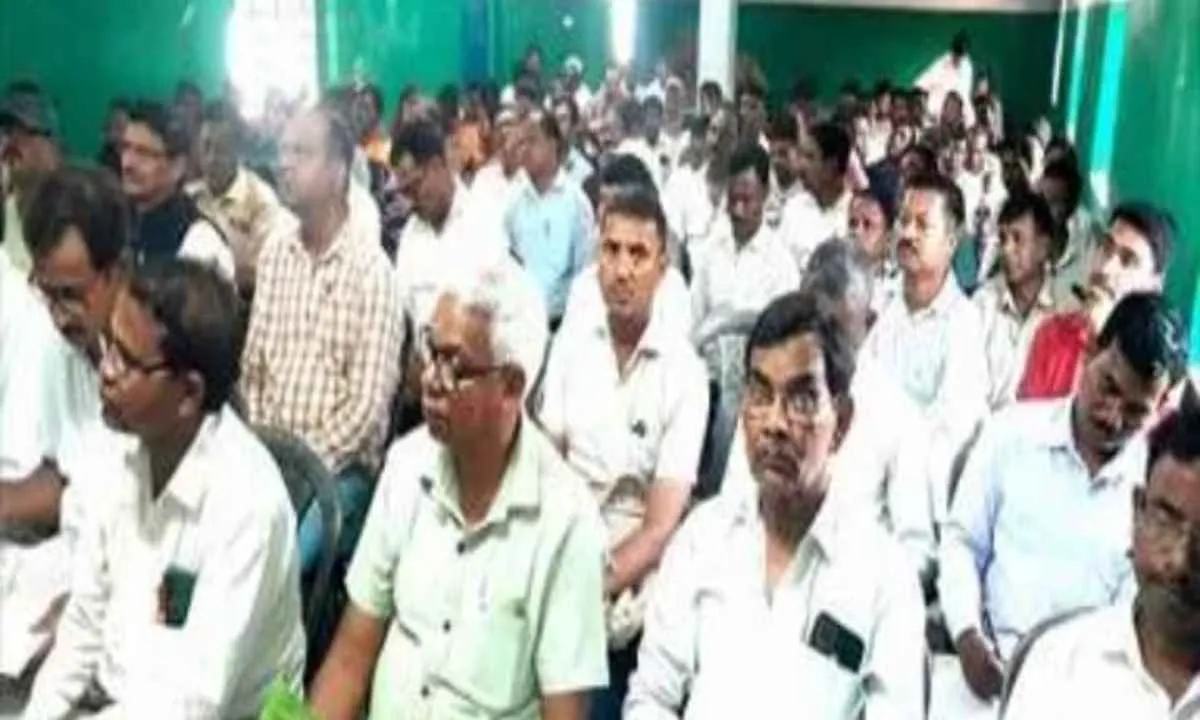 Pakur News: बीईईओ ने मासिक गुरू-गोष्ठी समीक्षोपरांत दिए आवश्यक दिशा निर्देश 