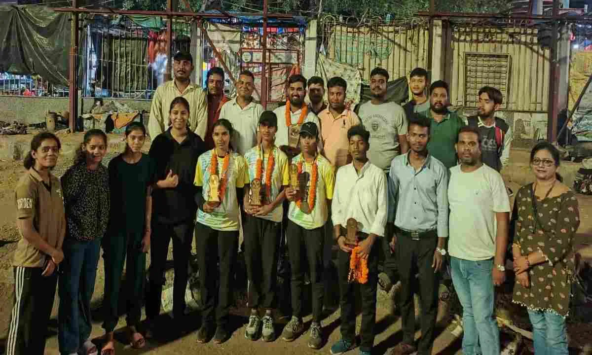 Dhanbad News: कबड्डी और बॉक्सिंग खिलाड़ियों को मिला सम्मान, जिले का बढ़ाया मान