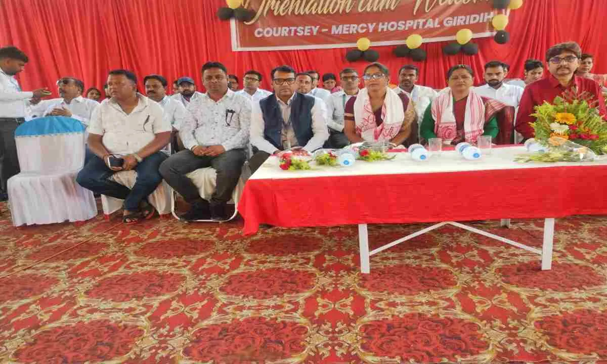 Giridih News: उत्कृष्ट विद्यालय में नई छात्राओं का जोरदार स्वागत, शिक्षा को लेकर मिला नया संकल्प