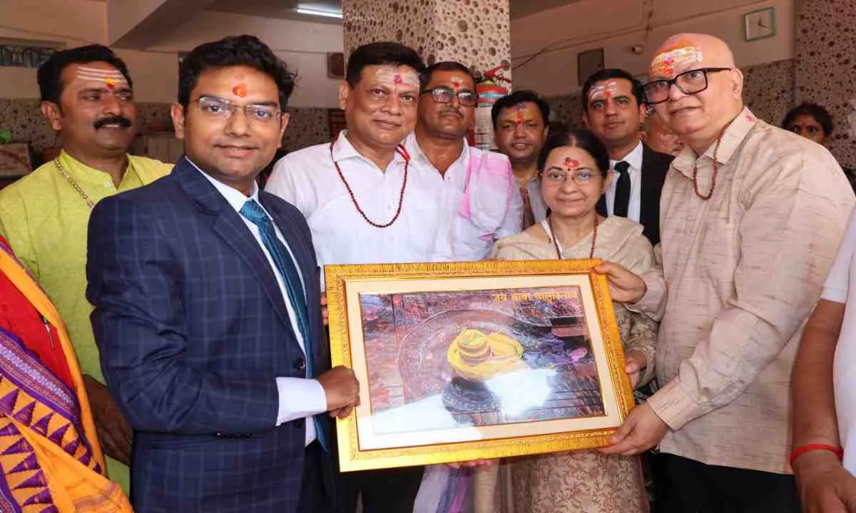 झारखंड हाईकोर्ट के चीफ जस्टिस ने बासुकीनाथ धाम में की पूजा, सुरक्षा रही चाक-चौबंद