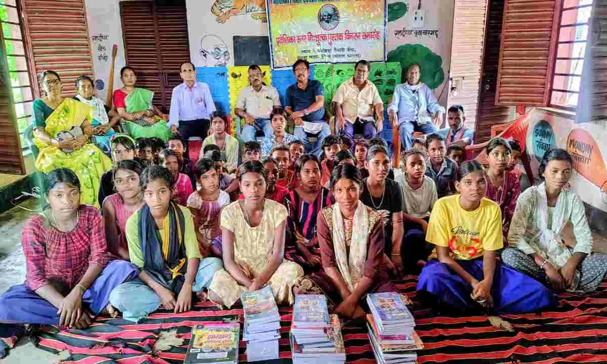 रोहड़ापाड़ा मैट्रिक प्रवेशिका केंद्र का शानदार परिणाम, प्रगनैत राम सोरेन मेमोरियल ट्रस्ट ने सफल छात्रों को किया सम्मानित