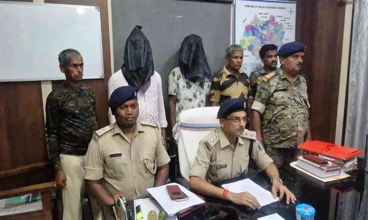Deoghar News: ब्राउन शुगर के साथ दो तस्कर गिरफ्तार, मोहनपुर पुलिस की कार्रवाई में 8.43 ग्राम नशीला पदार्थ बरामद