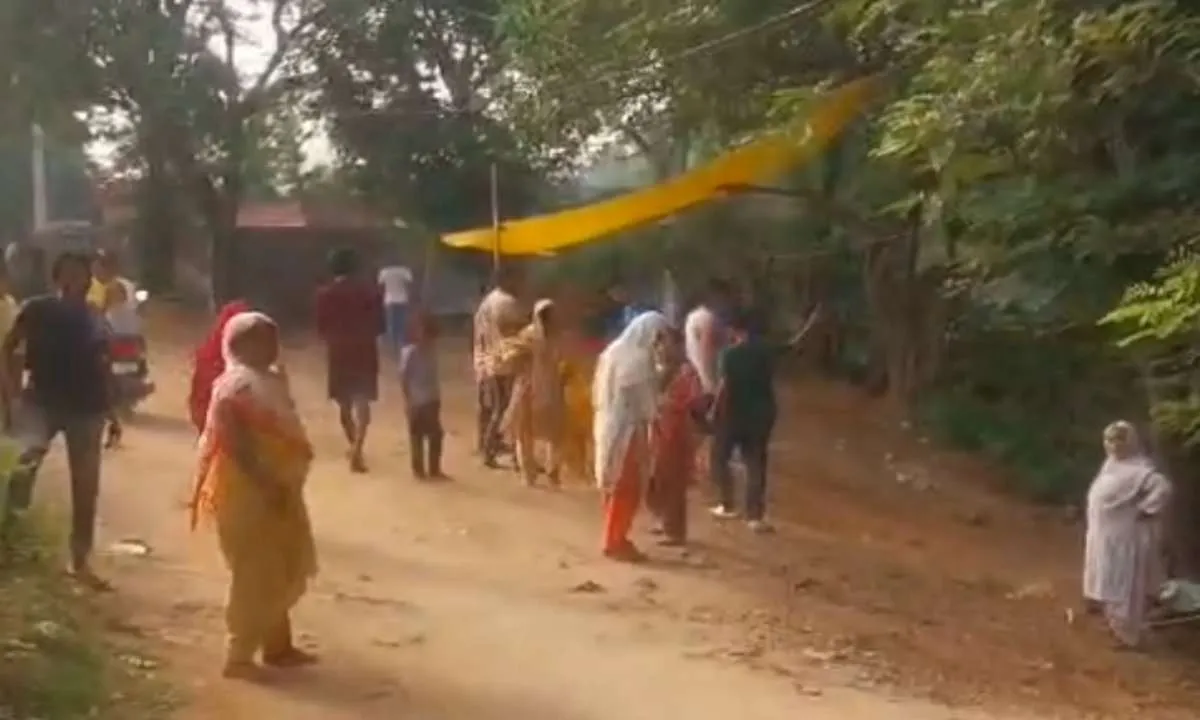 Bokaro News: अतिक्रमणकारियों की गुंडागर्दी, बीएसएल सुरक्षा टीम पर पथराव और चाकू से हमला