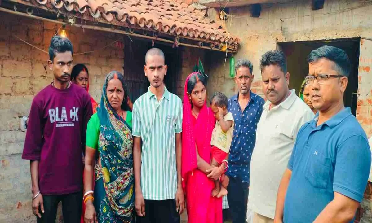 45 दिन कोमा में रहने के बाद दुबई से जिंदा लौटा राकेश, गांव में खुशी की लहर