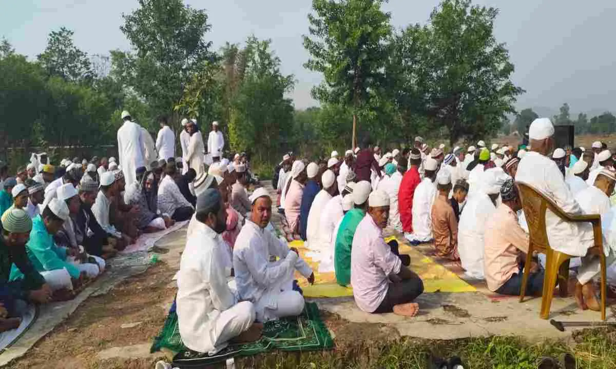 सरिया में अकीदत के साथ मनाई गई ईद-उल-अजहा, ईदगाह में गूंजी अमन-चैन की दुआ