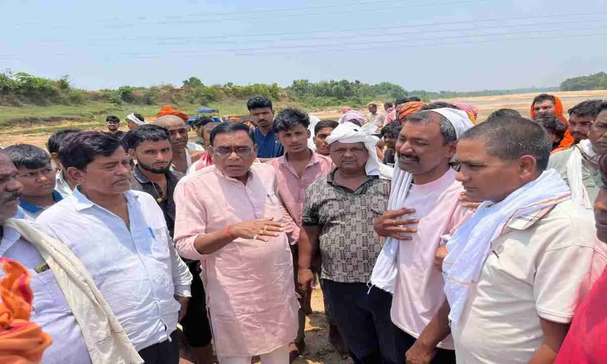 सरिया में हाथियों का तांडव, भगाने के दौरान कुएं में गिरा युवक; दर्दनाक मौत के बाद मचा कोहराम