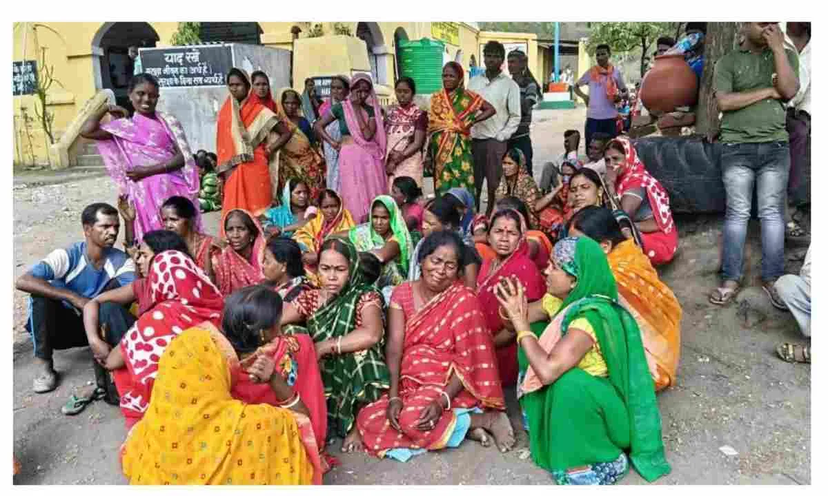 गिरिडीह में कथित कोयला चोर की हत्या के बाद बवाल, खदान परिसर में घुसे ग्रामीण