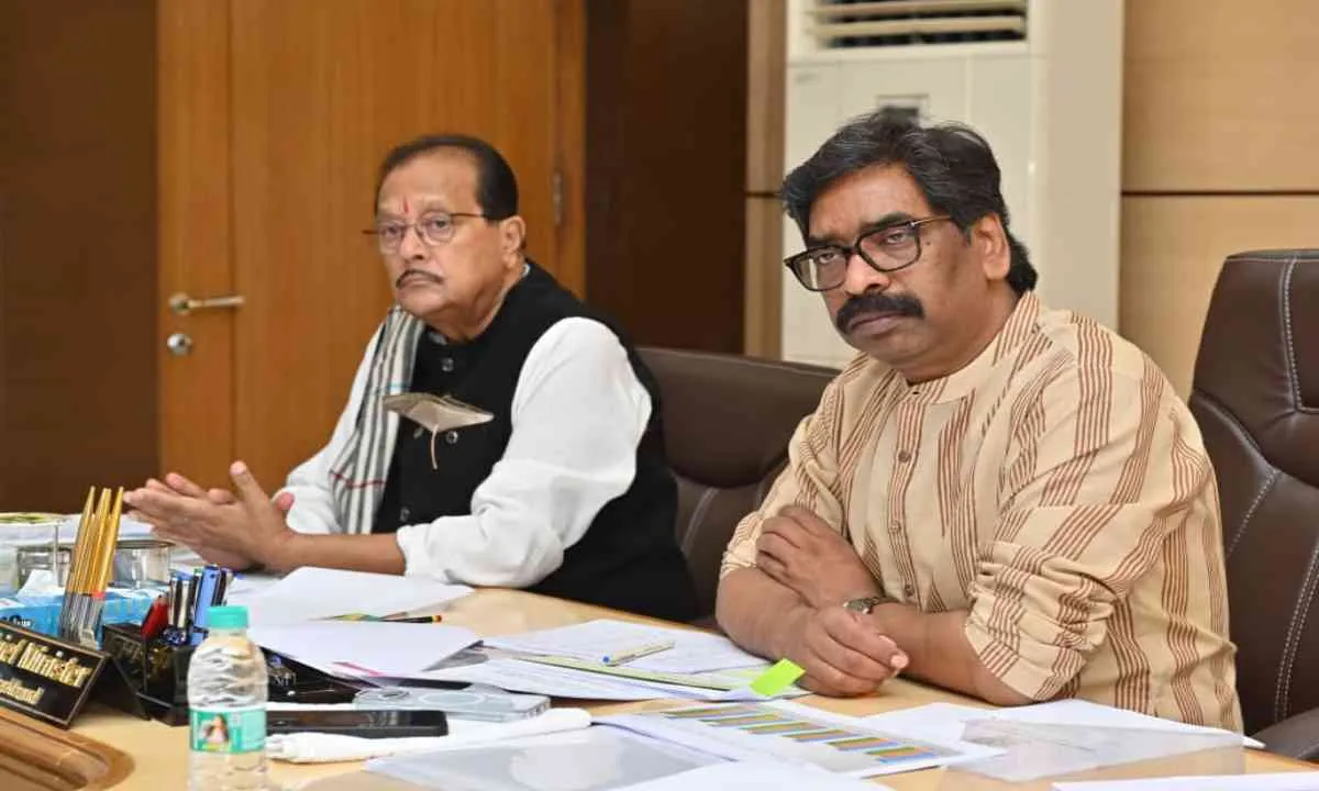 मुख्यमंत्री हेमन्त सोरेन ने वित्त एवं वाणिज्य-कर विभाग की समीक्षा बैठक में दिए बड़े निर्देश