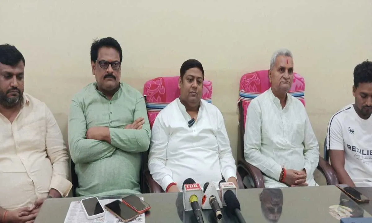 बांसजोड़ा हिंसा मामले में कांग्रेस का पलटवार, सांसद ढुल्लू महतो पर साधा निशाना