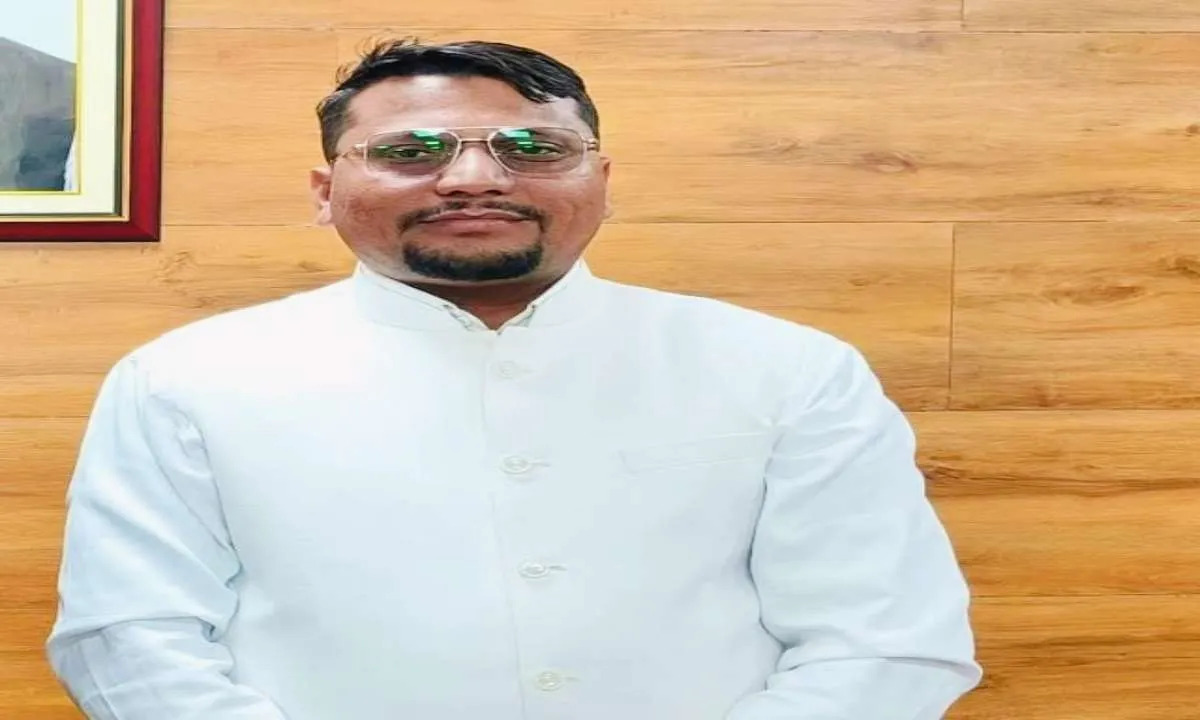 गिरिडीह परिसदन भवन ठेका विवाद: राजद जिलाध्यक्ष ने उठाए सवाल, जांच की मांग