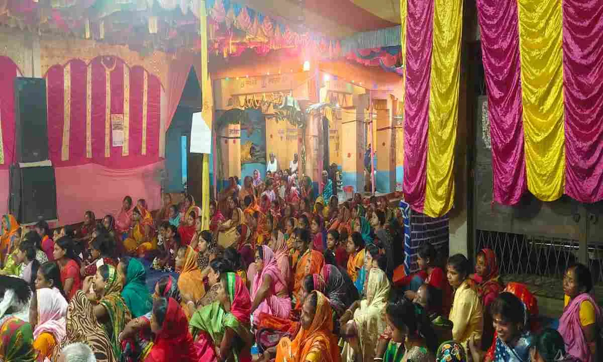Pakur News: गणपुरा में गूंजा ‘हरे कृष्ण हरे राम’, शुरू हुआ 24 पहर अखंड कीर्तन