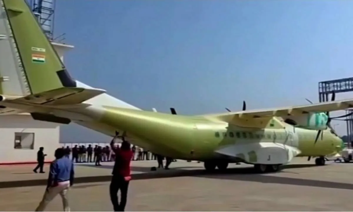भारत में बना पहला C-295 सैन्य विमान, टाटा–एयरबस की बड़ी उपलब्धि