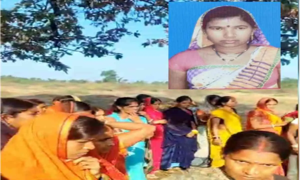 Koderma News: मलकोको के जंगल में मिला विवाहिता का शव, पुलिस जांच में जुटी