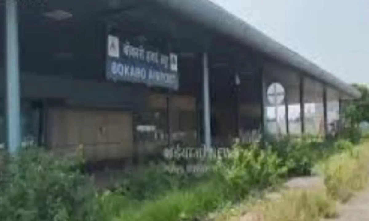 Bokaro News: एयरपोर्ट विस्तारीकरण के दौरान अतिक्रमण हटाने गई BSL टीम पर हमला, गाड़ियां तोड़ीं