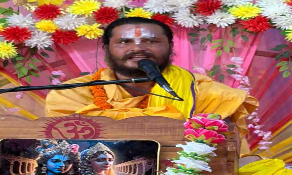 Dumka News: भक्ति का महासंगम, 501 कलशों के साथ पेटसार में श्रीमद भागवत नवाह यज्ञ का भव्य शुभारंभ