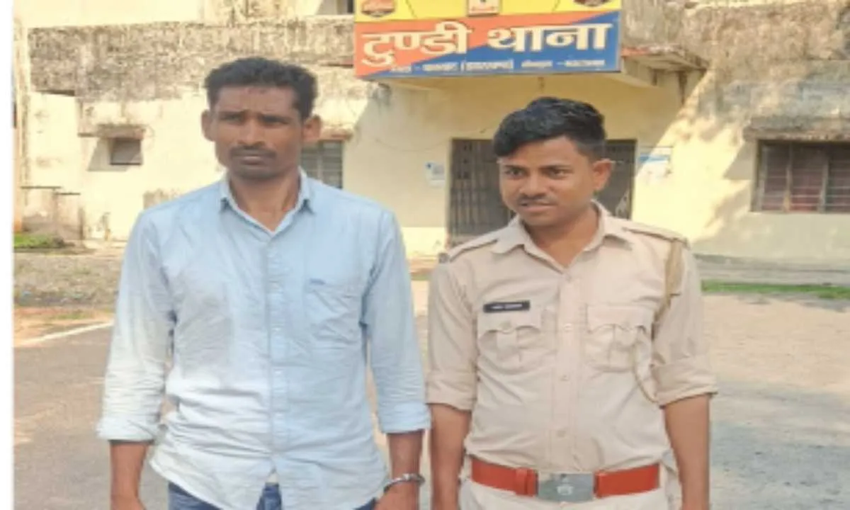 Dhanbad News: मानवता शर्मसार, इलाज के नाम पर चाईबासा ले जाकर महिला से तीन दिनों तक दुष्कर्म