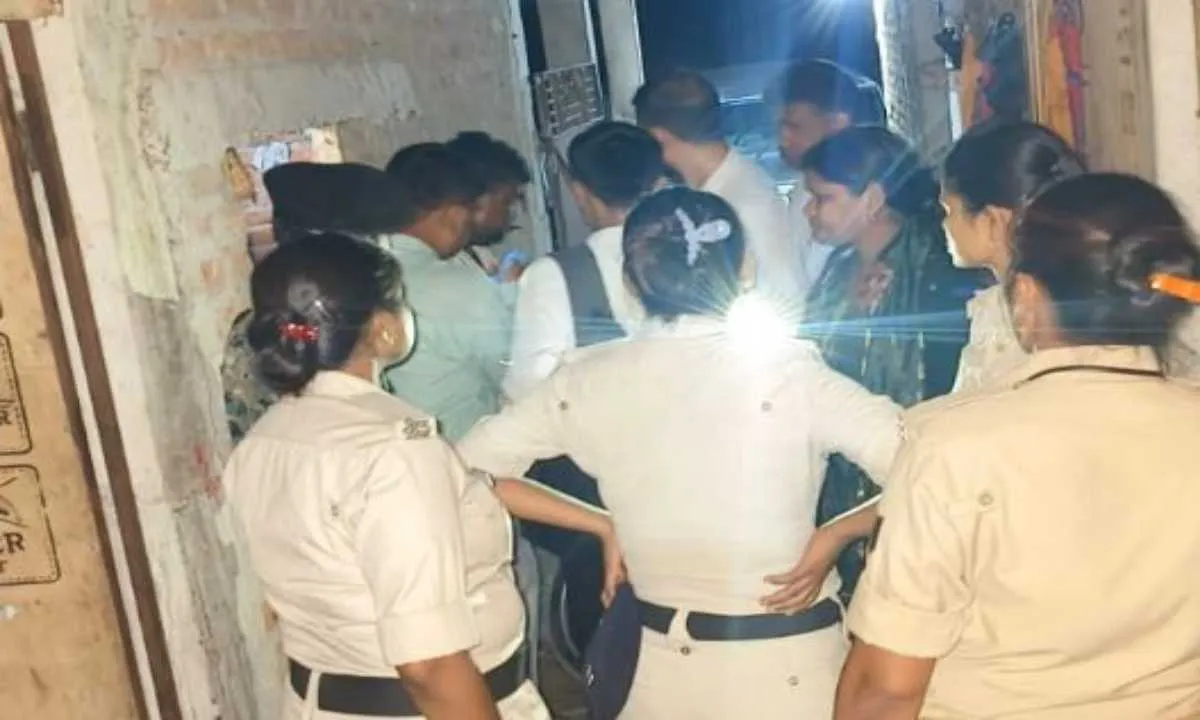 बिहार में सबसे बड़ी रेड: आर्केस्ट्रा गिरोहों से 40 से ज्यादा नाबालिग लड़कियां मुक्त, 22 गिरफ्तार