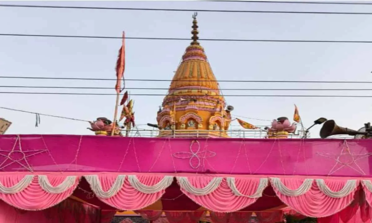 Koderma News: पंचदेव हनुमान मंदिर ताराटांड़ में प्रथम वर्षगांठ महोत्सव का शुभारंभ, भक्तिमय माहौल से गूंजा क्षेत्र