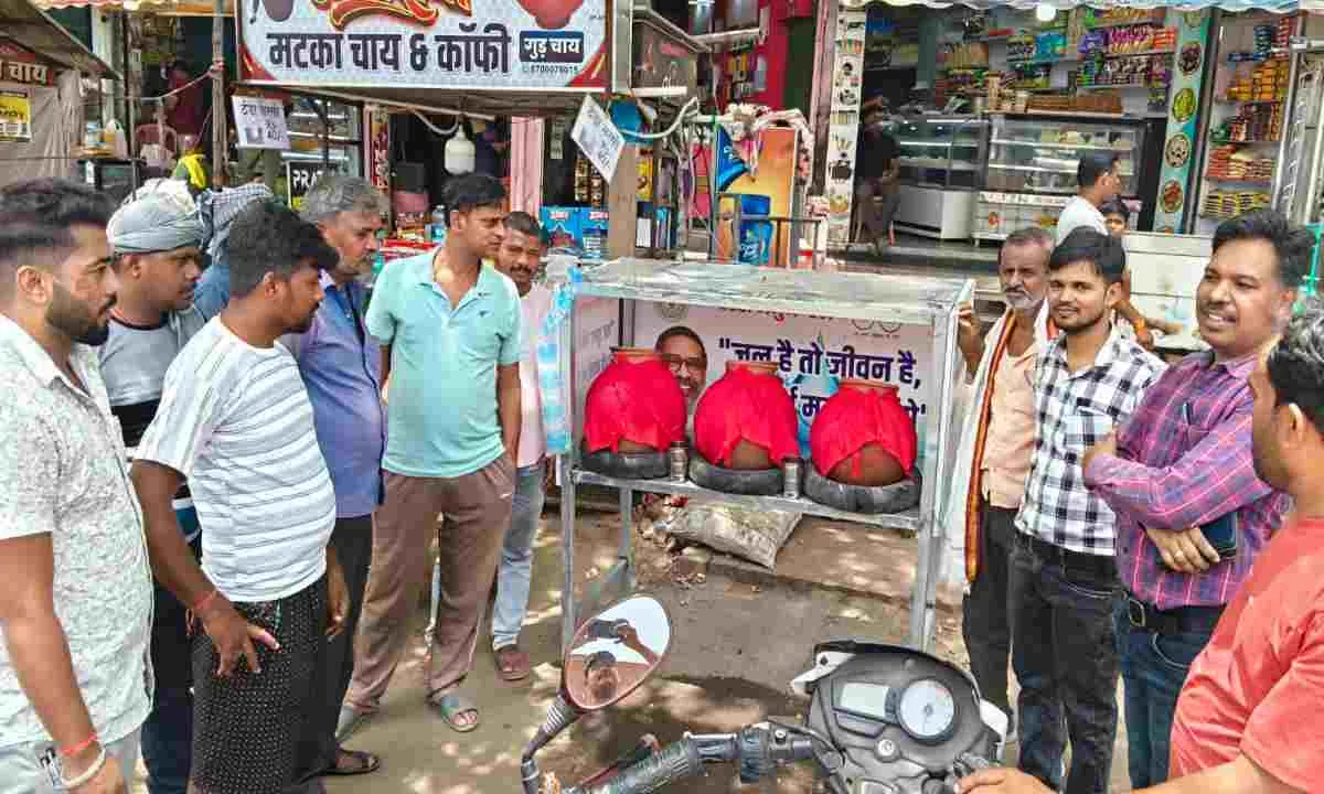 Hazaribagh News: भीषण गर्मी से राहत, बरही में एसडीओ ने शुरू की प्याऊ व्यवस्था