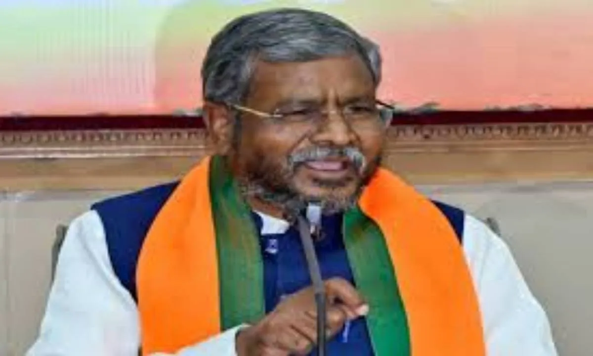 भ्रष्टाचार का दाग या आजादी का जश्न? आलमगीर आलम की जमानत पर बाबूलाल मरांडी का 'एक्स' पर बड़ा धमाका
