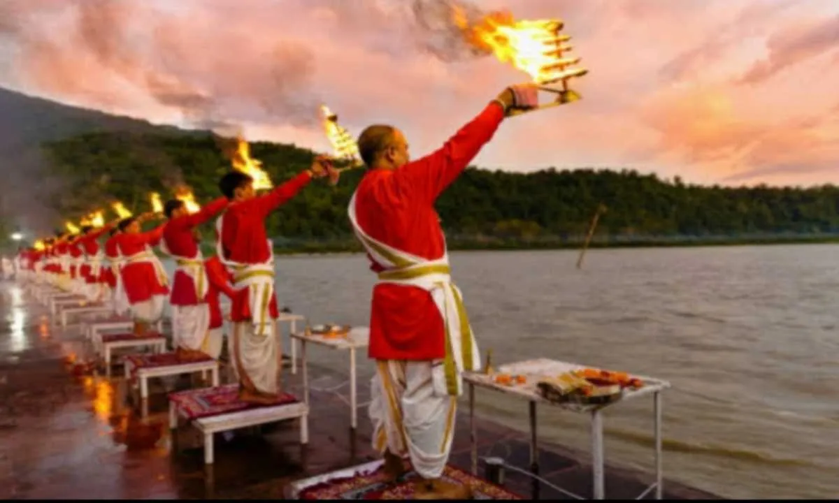गंगा दशहरा पर साहिबगंज में दिखेगा बनारस जैसा नजारा,  काशी के 71 पुरोहित करेंगे मां गंगा की महाआरती