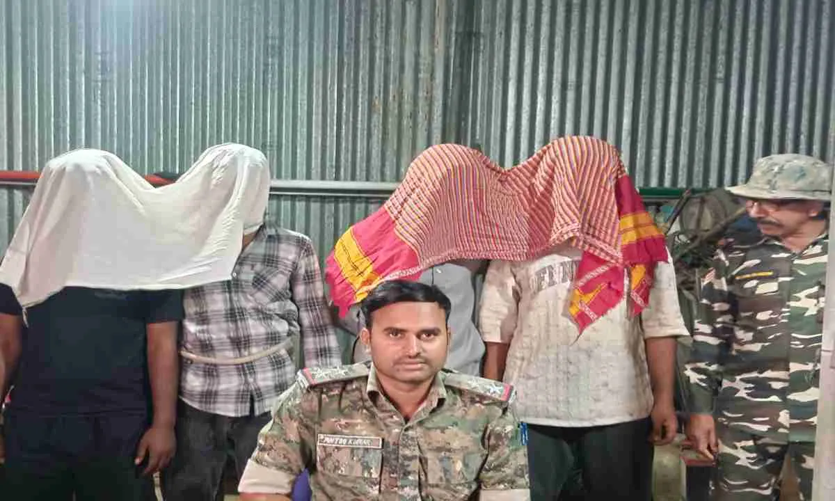 Hazaribagh News: पुलिस को बड़ी सफलता, चोरी कांड का खुलासा; चार आरोपी गिरफ्तार, सामान बरामद