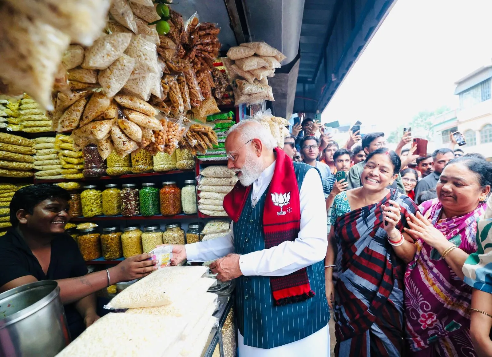 pm-modi-jhalmuri-vendor-threat-calls.jpg    