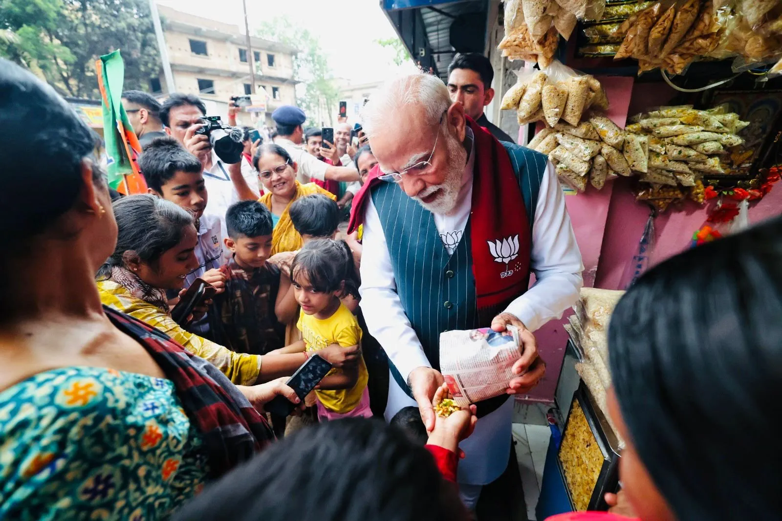 pm-modi-jhalmuri-vendor-threat-calls.jpg