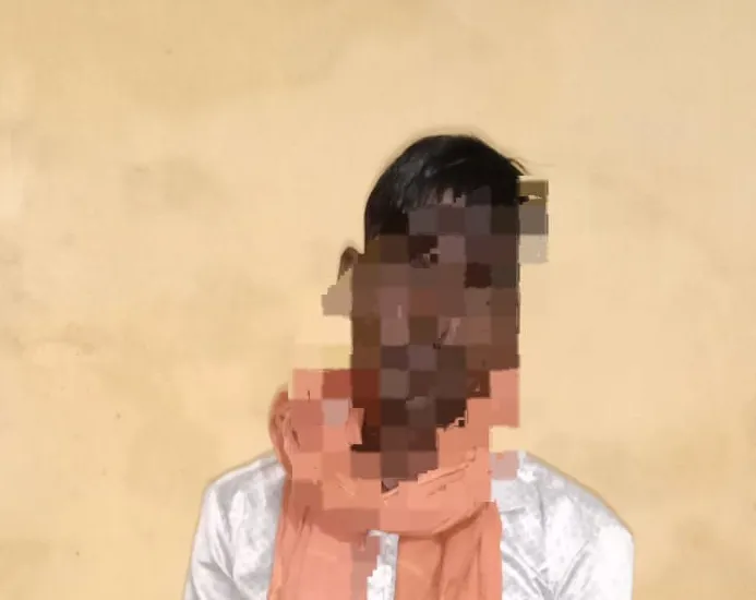 रघुनाथपुर में छापेमारी, 16.040 ग्राम स्मैक व 2.32 लाख नकद के साथ एक आरोपी गिरफ्तार