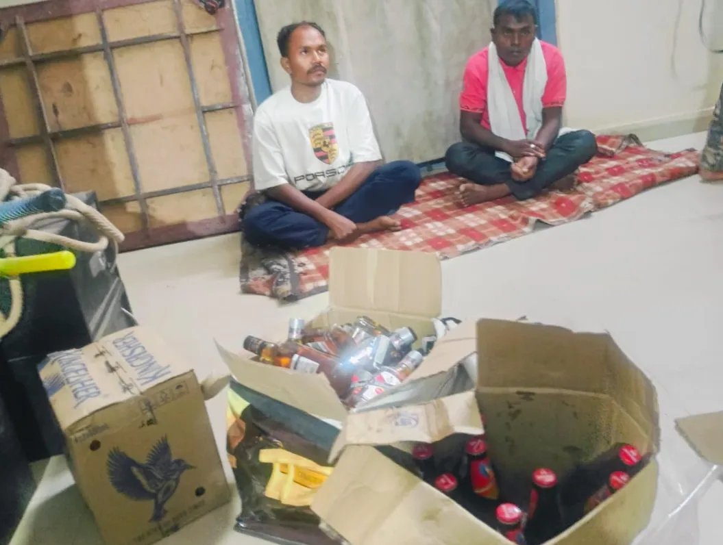 अवैध शराब कारोबार पर बड़ी कार्रवाई, छापेमारी में चार लोग गिरफ्तार