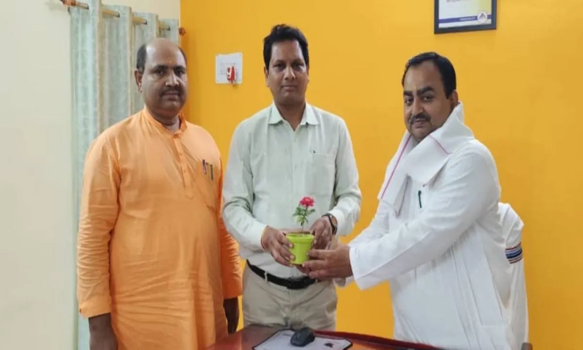 Koderma News: शिवतारा सरस्वती विद्या मंदिर के प्रधानाचार्य बने कृष्णकांत दुबे 