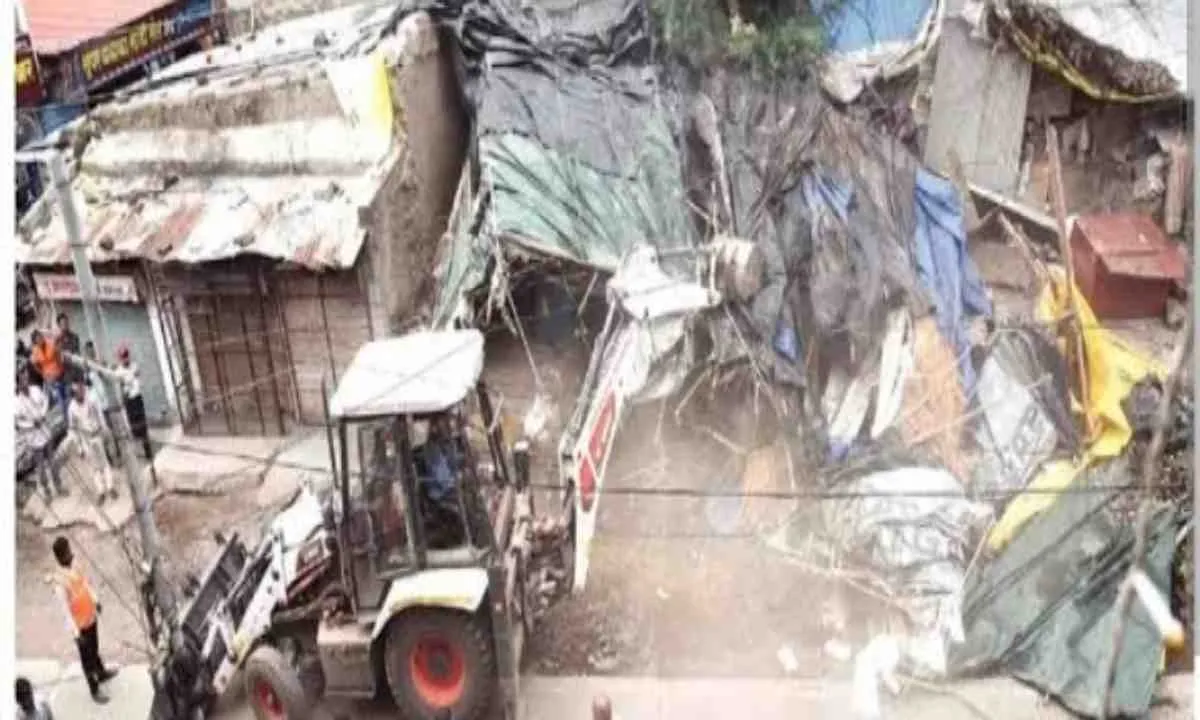 Bokaro News: एयरपोर्ट का रास्ता साफ: 15 मई तक अतिक्रमण हटाने का प्रशासन का अल्टीमेटम