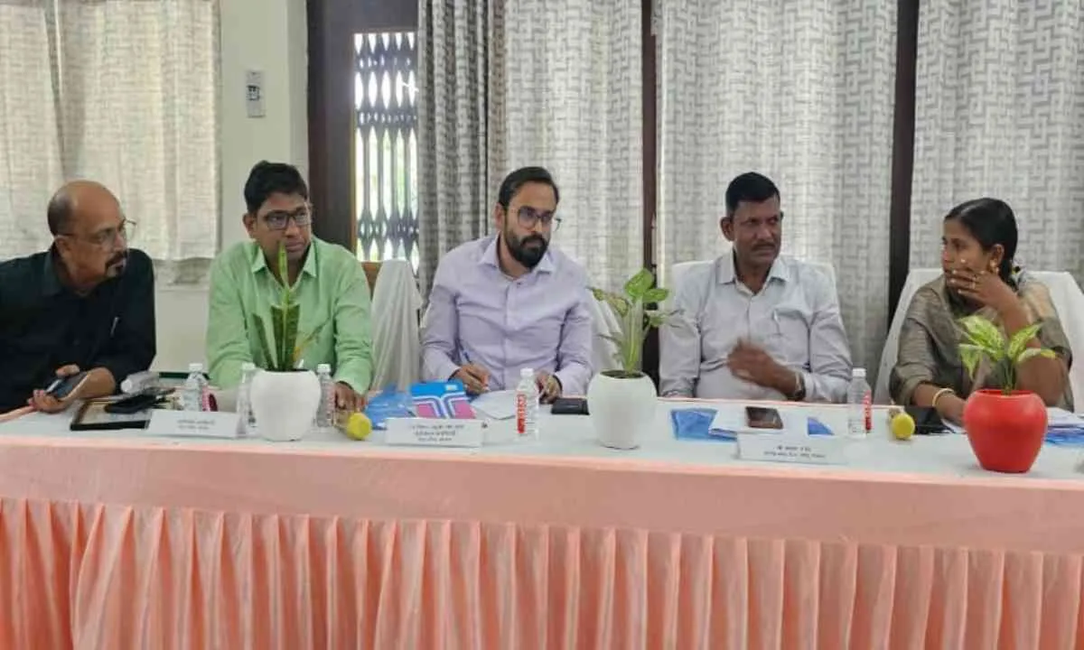 Koderma News: जिला परिषद बोर्ड की बैठक, बस स्टैंड का किस्त जमा नही करने पर संवेदक पर कार्यवायी 