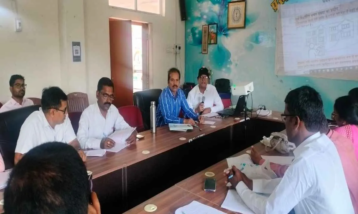 Koderma News: जनगणना 2027 को लेकर प्रगणकों व सुपरवाइजरों का तीन दिवसीय अंतिम प्रशिक्षण कार्यक्रम संपन्न