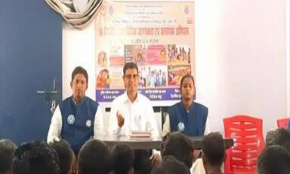 Pakur News: विविध जागरूकता अभियान के तहत बंदियों को दी गई कानून की जानकारी
