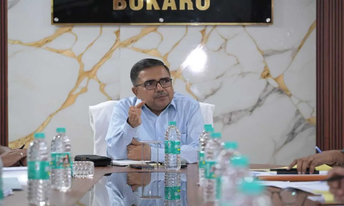 Bokaro News: हवाई अड्डा प्रोजेक्ट में तेजी: डीसी ने विभागों को आपसी समन्वय और समयसीमा का दिया निर्देश