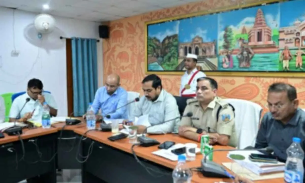 Sahebganj News: अवैध खनन पर स्ट्राइक: उपायुक्त दीपक कुमार दुबे ने जिला खनन टास्क फोर्स के साथ की बैठक