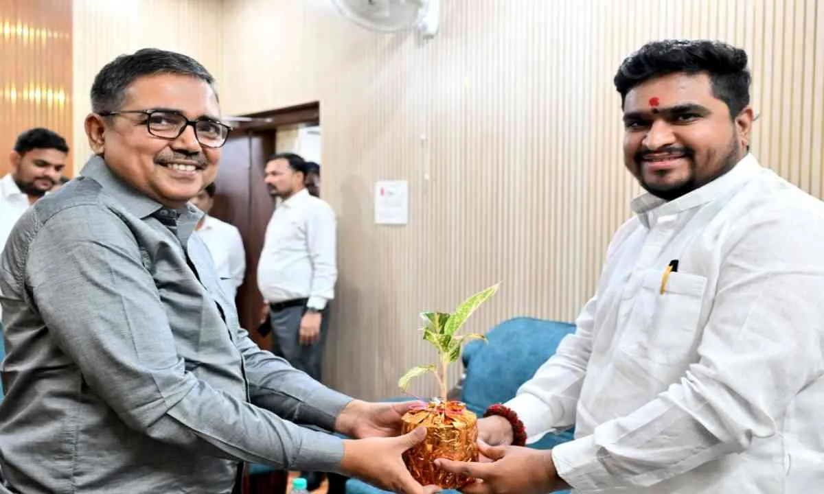 Bokaro News: राज्य स्तरीय दिशा समिति के सदस्य ने विभिन्न विभागों के कार्यों की ली जानकारी