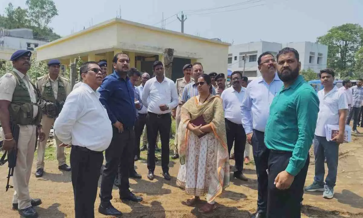 Sahebganj News: उपायुक्त ने सदर अस्पताल का किया निरीक्षण,मरीजों की बेहतर सुविधा सुनिश्चित करने के दिए निर्देश