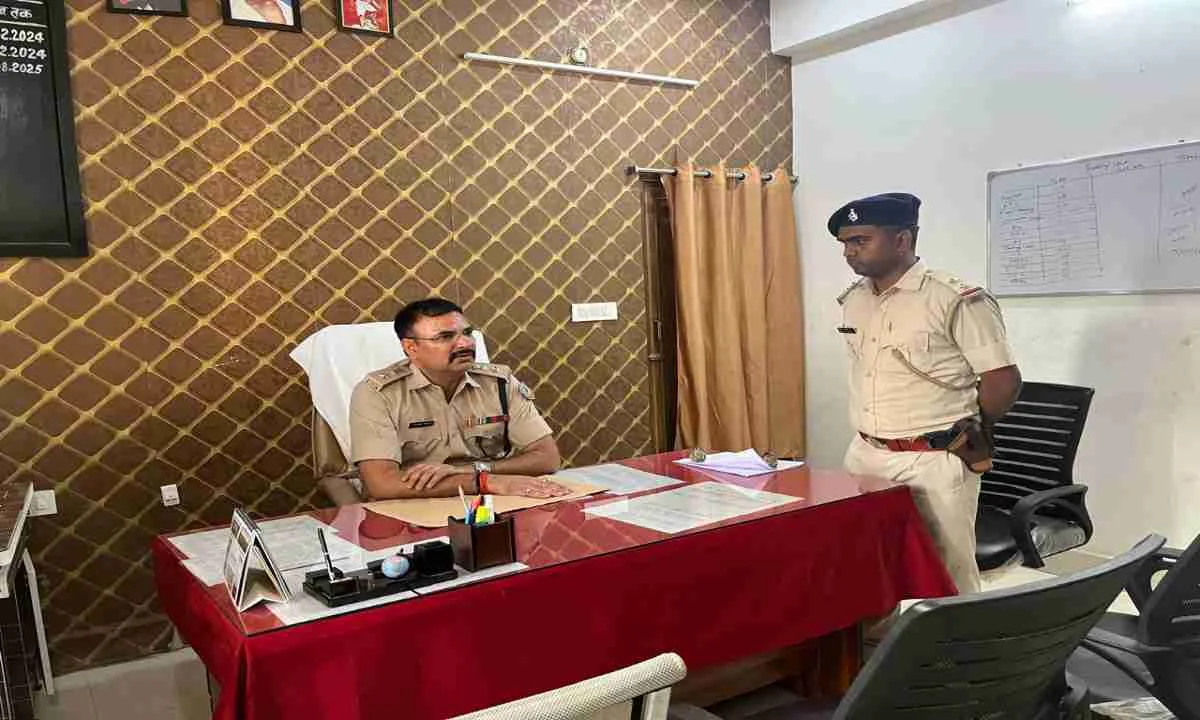 Pakur News:  पुलिस अधीक्षक का औचक निरीक्षण, चेकपोस्टों पर सख्ती के निर्देश