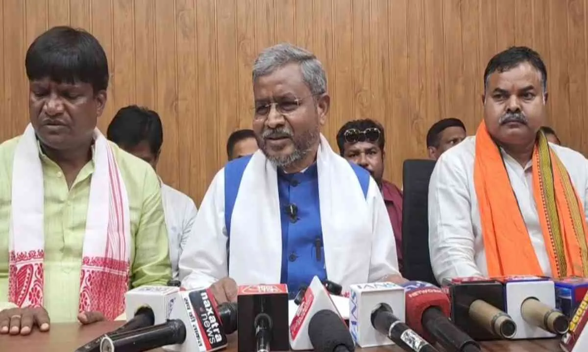 झारखंड में कानून व्यवस्था वेंटिलेटर पर, अपराधियों को मिल रहा संरक्षण: बाबूलाल मरांडी