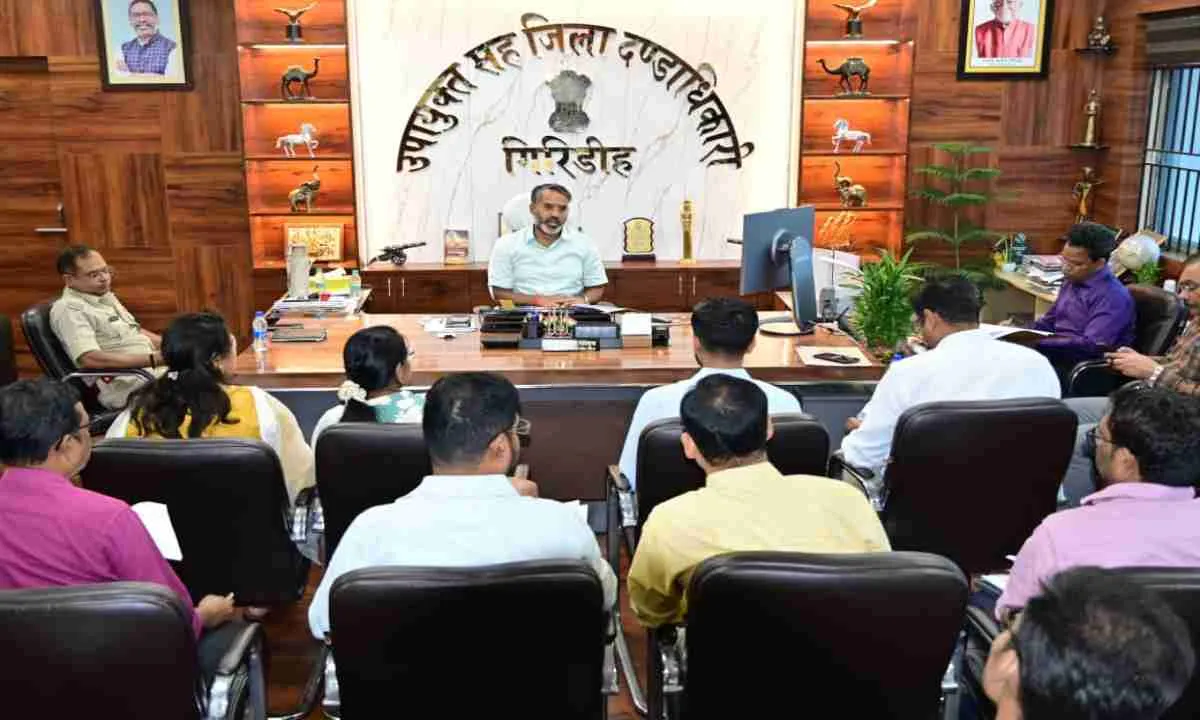 Giridih News: भिक्षावृत्ति मुक्त समाज की ओर प्रशासन की बड़ी पहल, बच्चों और दिव्यांगों के पुनर्वास के लिए डीसी ने कसी कमर