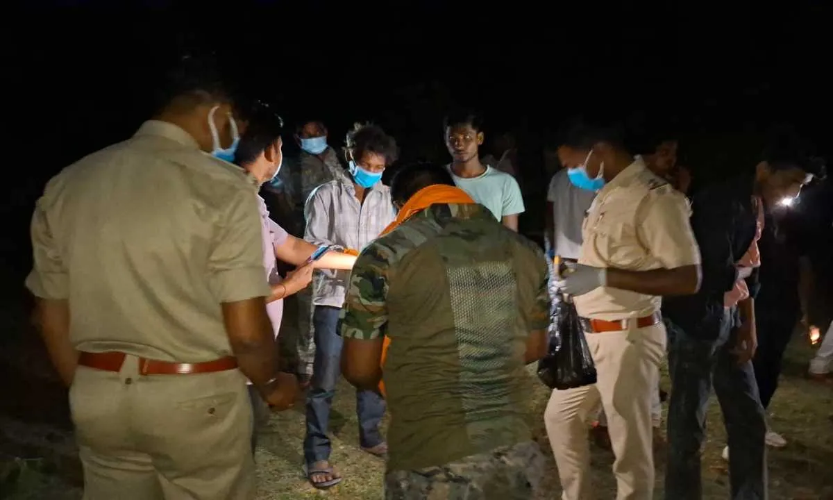 Koderma News: लापता युवक का शव नाले से बरामद, मछली पकड़ने गया था बिरहोर कॉलोनी का युवक