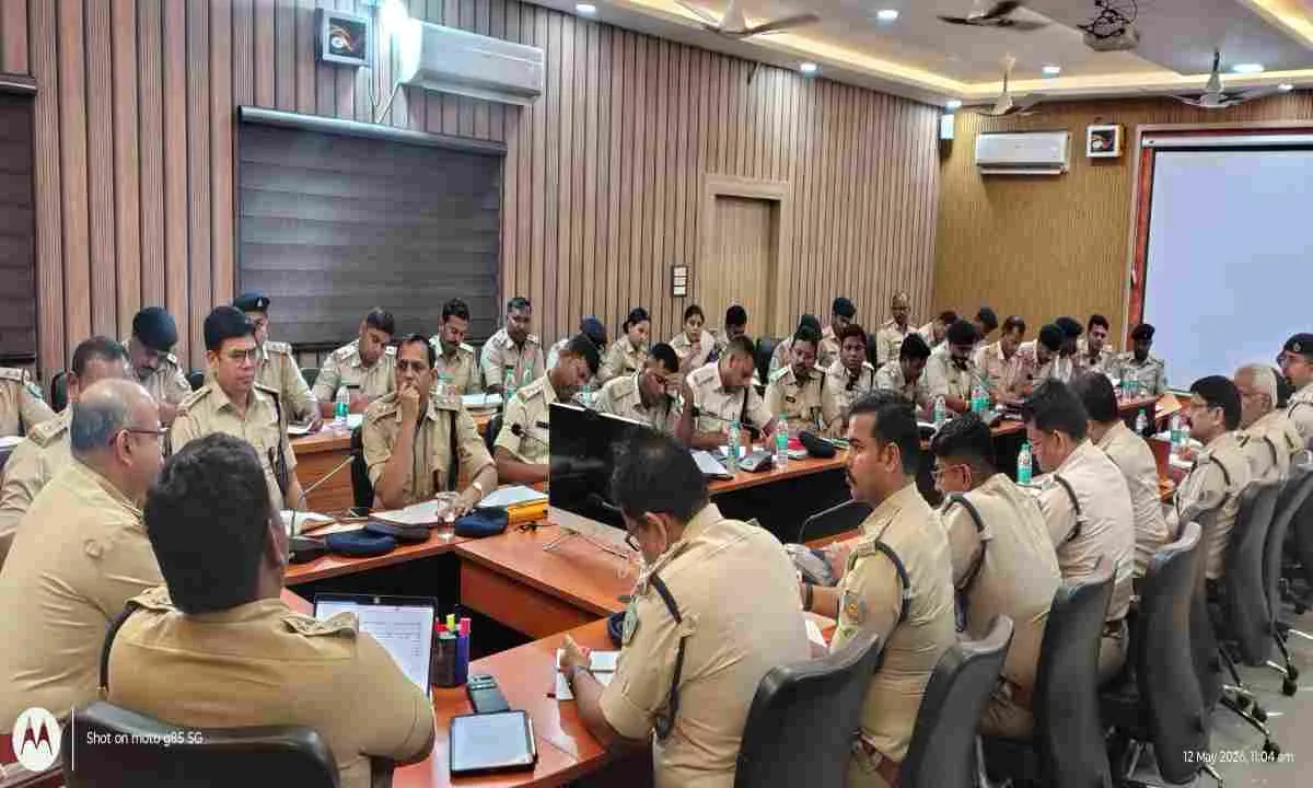 Hazaribagh News: एसपी ने अपराध समीक्षा बैठक में सभी पुलिस अधिकारियों को दिए सख्त दिशा-निर्देश