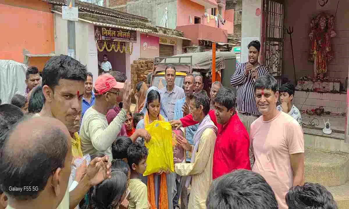 कसमार में सनसनी: कुएं पर नहाने गई महिला की चाकू से गला रेतकर हत्या, आरोपी फरार