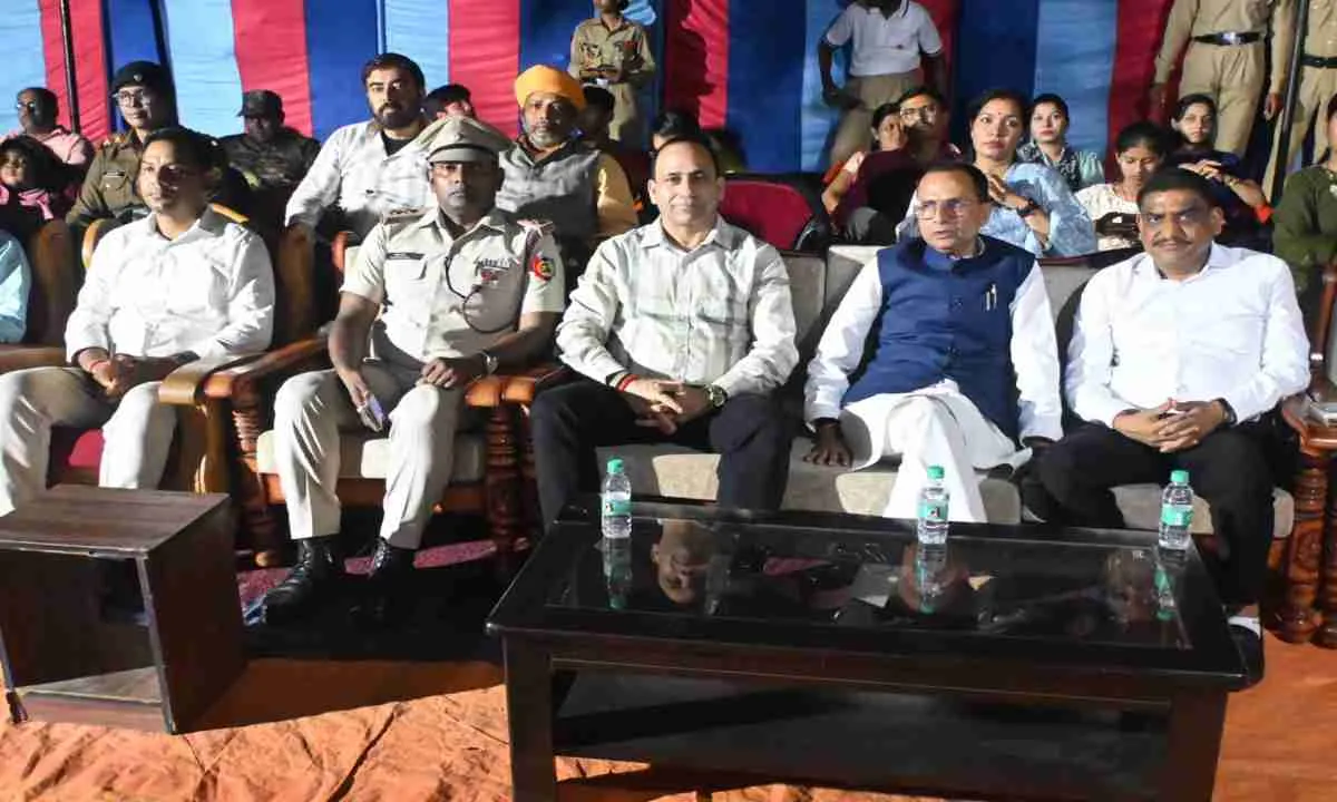 Koderma News: 10 दिवसीय संयुक्त वार्षिक प्रशिक्षण शिविर का रंगारंग सांस्कृतिक कार्यक्रम के साथ भव्य समापन